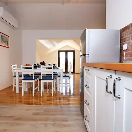 Apartment Marta *